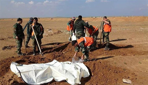 Hallan en siria tres fosas de militares masacrados por terroristas